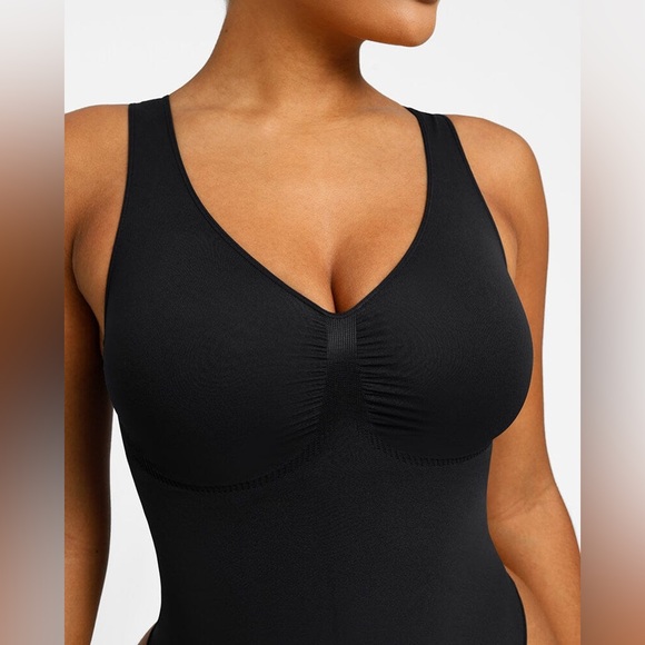 Shapellx PowerConceal™ 2.0 V-Neck Thong Bodysuit NWT - Picture 2 of 6